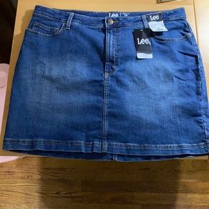 NWT Lee Women’s Denim Midrise Skort - Size 20